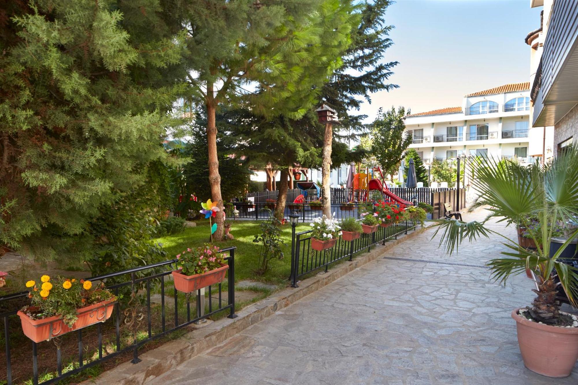 Complex Moskoyani Aparthotel Несебър Екстериор снимка
